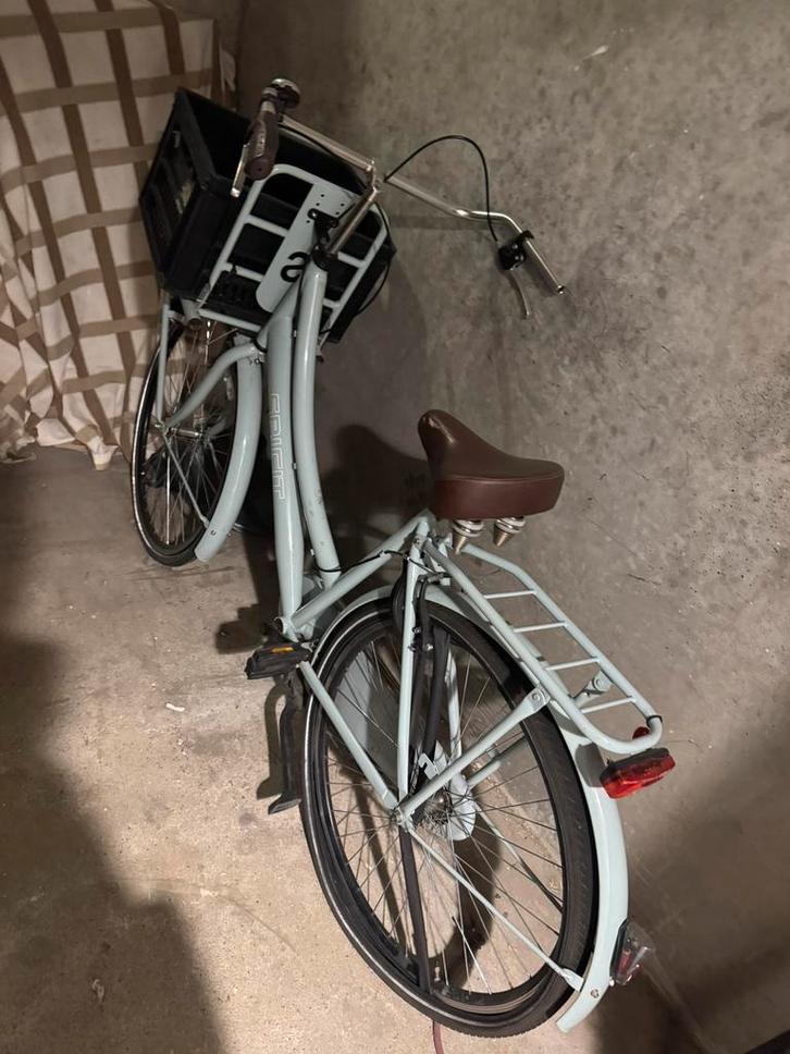 Omafiets lichtblauw lees beschrijving, Fietsen en Brommers, Fietsen | Dames | Omafietsen, Gebruikt, Ophalen
