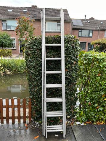 Ladder 3 delig beschikbaar voor biedingen