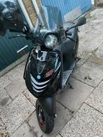Zip 4T opgevoerd met begrenzer (afstandsbediening), Fietsen en Brommers, Scooters | Piaggio, Ophalen, Gebruikt, Maximaal 45 km/u
