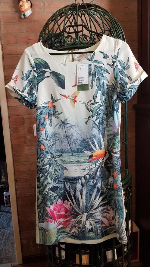 Jurkje van H&M Conscious Collection.  Maat 34, Kleding | Dames, Jurken, Nieuw, Maat 34 (XS) of kleiner, Beige, Knielengte, Ophalen of Verzenden
