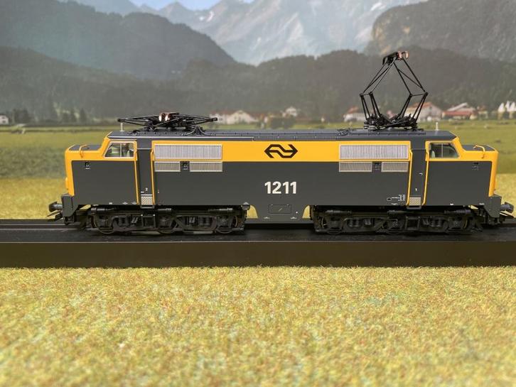 Märklin 37120 Zware E-Lok NS 1211, Hobby en Vrije tijd, Modeltreinen | H0, Zo goed als nieuw, Locomotief, Wisselstroom, Märklin