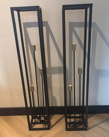 2 Nieuwe Vloerlampen - Modern Design beschikbaar voor biedingen