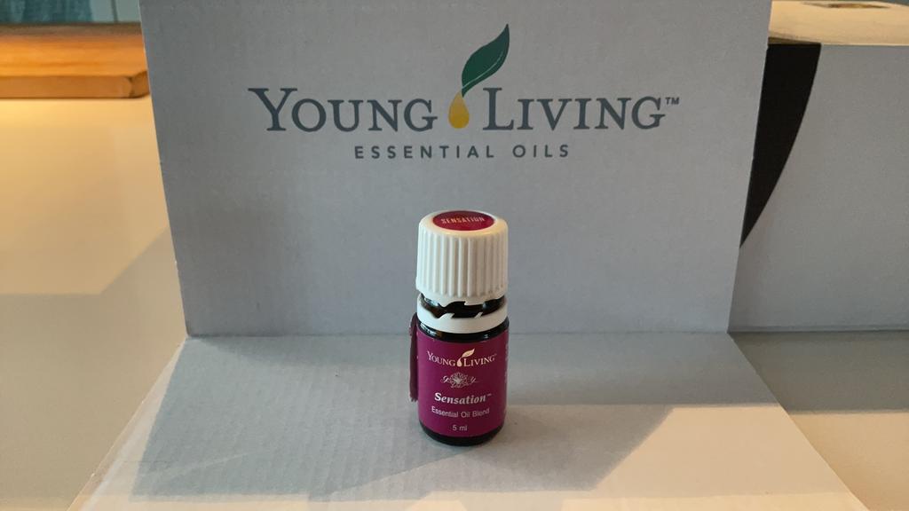 Young Living Sensation 5 ml 1/2 vol, Ophalen of Verzenden, Zo goed als nieuw, Aroma