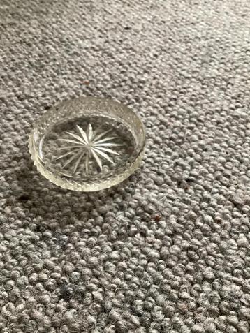 Oude onderzetter voor een glas - antiek - kristal glas -  beschikbaar voor biedingen