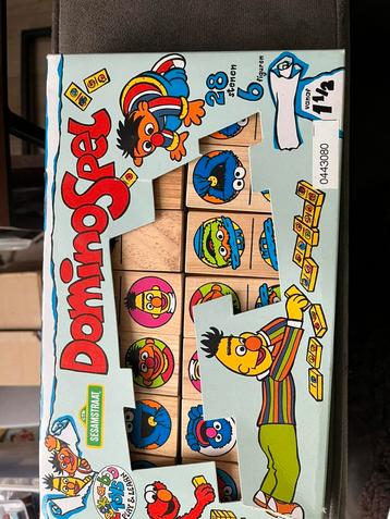 Dominospel Sesamstraat beschikbaar voor biedingen