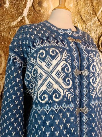 Prachtige Nordstrikk lange vest azuurblauw L XL  beschikbaar voor biedingen