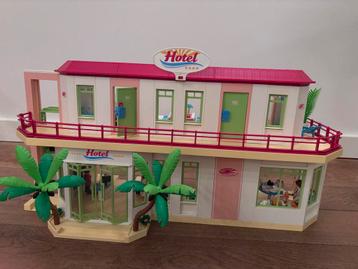 Playmobil Hotel 5265 volledig ingericht beschikbaar voor biedingen