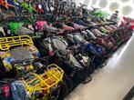 Showroom vol met elektrische of benzine kindervoertuigen, Ophalen