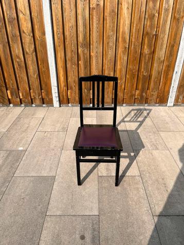 Piano stoel beschikbaar voor biedingen