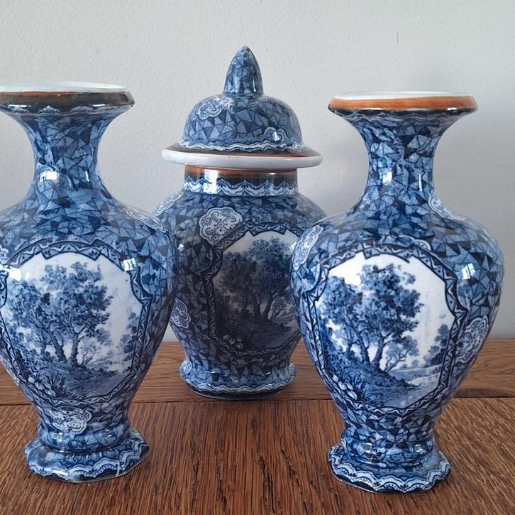 Villeroy & Boch delftsblauw setje van 2 vaasjes en een potje, Antiek en Kunst, Antiek | Keramiek en Aardewerk, Ophalen of Verzenden