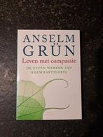 Anselm Grün - Leven met compassie, Ophalen of Verzenden, Overige onderwerpen, Anselm Grün, Zo goed als nieuw