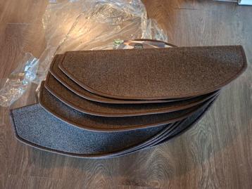 Nieuwe trapmatten 28x65 cm  beschikbaar voor biedingen
