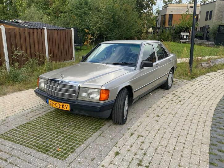 1986 Mercedes-benz 190E Oldtimer, Auto's, Oldtimers, Bedrijf, Mercedes-Benz, Overige brandstoffen, Overige carrosserieën, Automaat