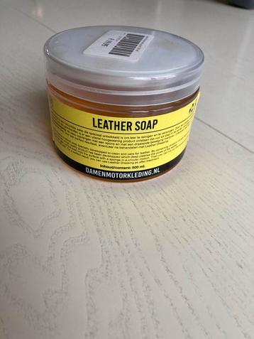 Learher soap beschikbaar voor biedingen