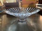 Mooie zware fruitschaal van kristal, Ophalen of Verzenden, Zo goed als nieuw, Rond, Glas