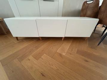 Besta (ikea) tv meubel met Pettypegs pootjes