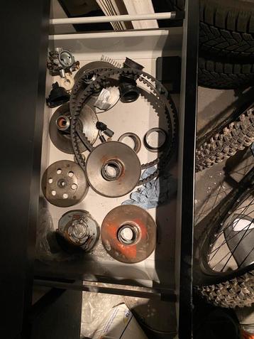 Scooter onderdellen voor kleine prijs minarelli/ piaggio beschikbaar voor biedingen