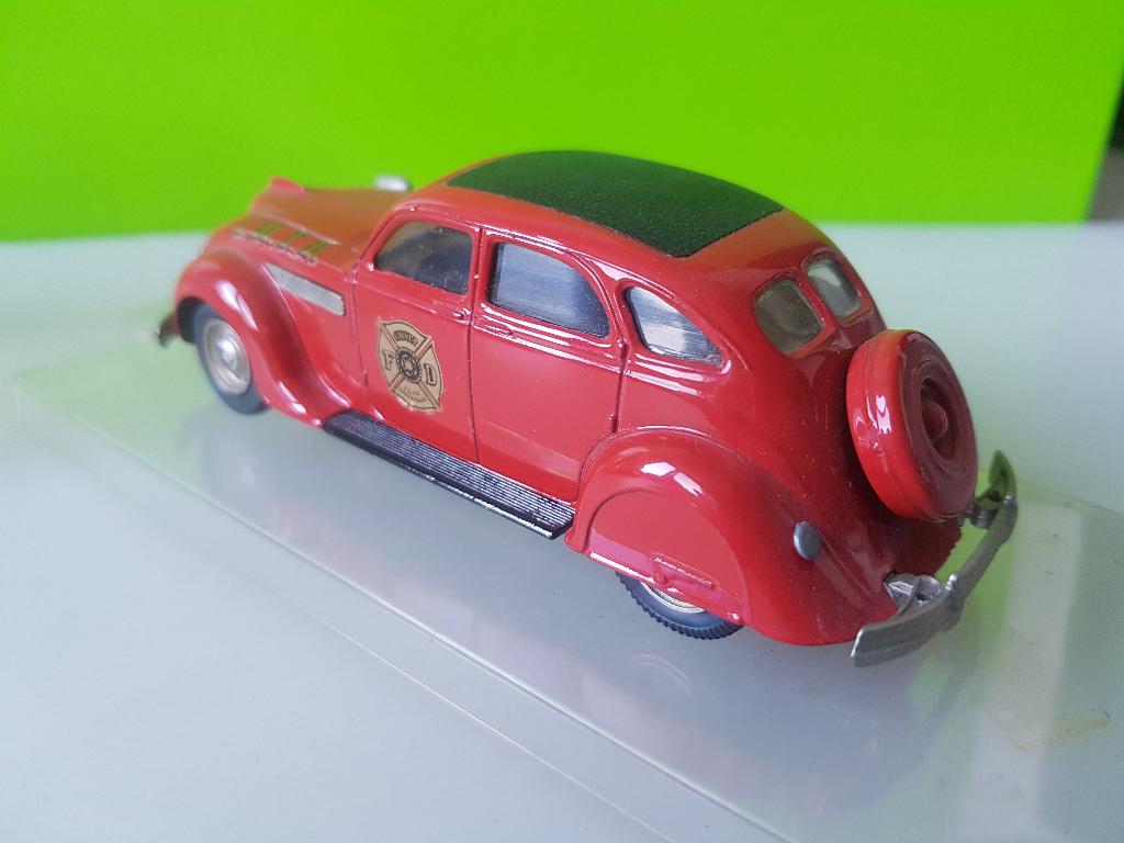 Rextoys - Chrysler Airflow Pompiers 1935 [rood] 1/43 MIB, Ophalen of Verzenden, Zo goed als nieuw, Auto, Overige merken