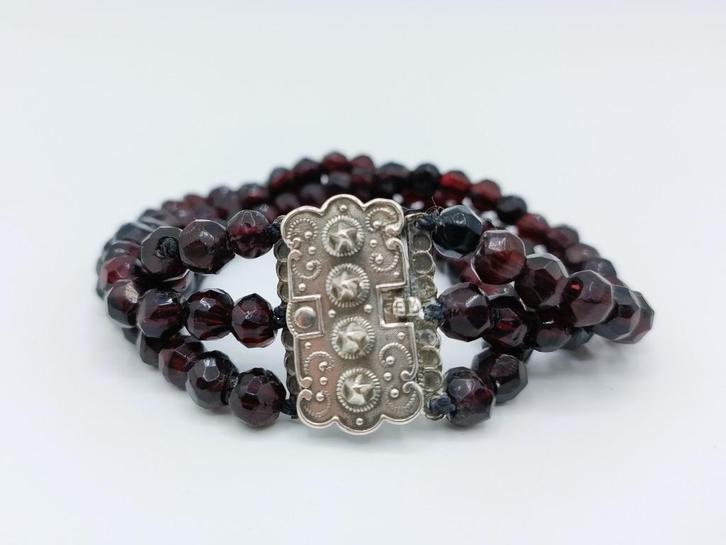 Granaten armband met zilveren slot, 18 cm, Sieraden, Tassen en Uiterlijk, Antieke sieraden, Armband, Zilver, Verzenden