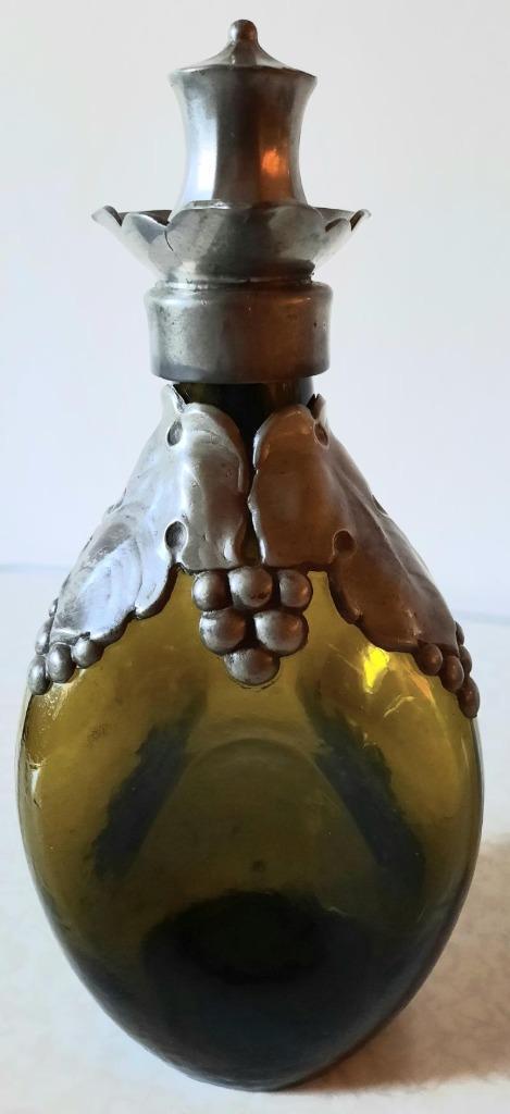 Antieke groen glazen karaf met tin beslag druifjes, Antiek en Kunst, Antiek | Tin, Ophalen of Verzenden