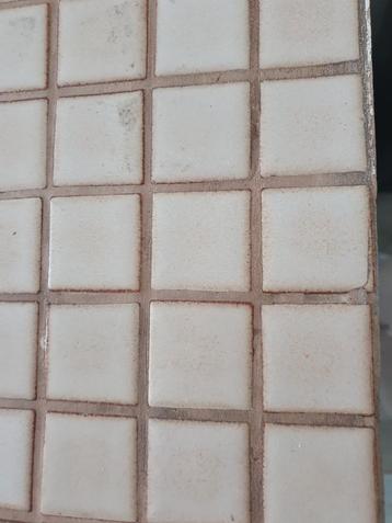 Tegeltjes beschikbaar voor biedingen