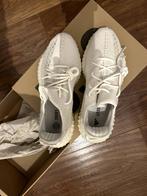 Adidas Yeezy Boost 350 V2 Bone - Maat 46 EU, Kleding | Heren, Schoenen, Wit, Ophalen of Verzenden, Adidas, Sneakers of Gympen
