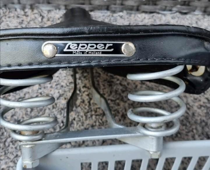 Lepper fietszadel Retro lederen izgs, Fietsen en Brommers, Fietsaccessoires | Overige Fietsaccessoires, Zo goed als nieuw, Ophalen of Verzenden