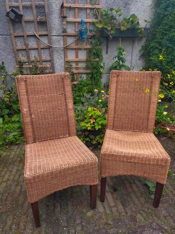 Rotan eetkamerstoelen (2) gratis ophalen beschikbaar voor biedingen