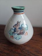 Gouda Plateel Vaasje met Konijn, Ophalen of Verzenden