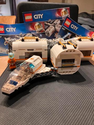 Lego set 60227, ruimtestation compleet beschikbaar voor biedingen
