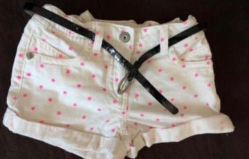 Frendz korte broek wit met sterretjes in maat 98, Kinderen en Baby's, Kinderkleding | Maat 98, Gebruikt, Meisje, Broek, Ophalen