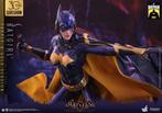 Hot Toys VGM65 Batman Arkham Knight Batgirl Purple and Gold, West Campus 1 76863 Herxheim (DE), Actiefiguur of Pop, Heo GmbH, Nieuw