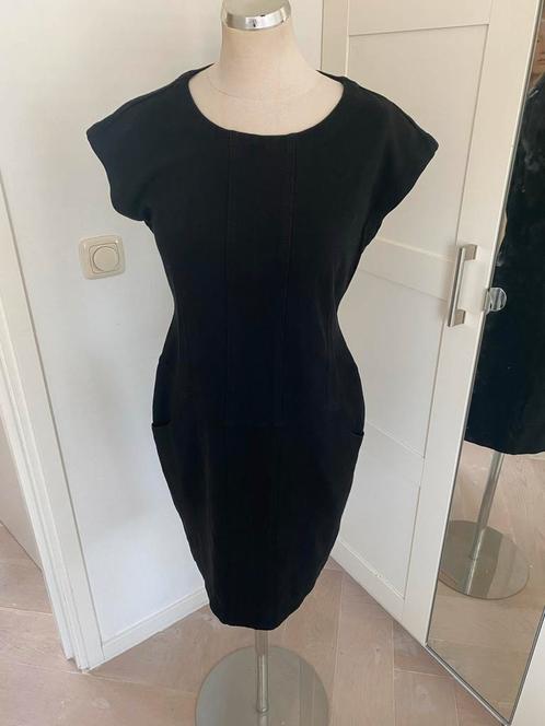 Summum Zwarte Jurk Maat 38 rekbaar stof, Kleding | Dames, Jurken, Zo goed als nieuw, Maat 36 (S), Zwart, Knielengte, Ophalen of Verzenden