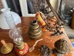 Oude Olielamp Hangend met kaarsenhouder  (Kap Kapot), Antiek en Kunst, Antiek | Lampen, Ophalen