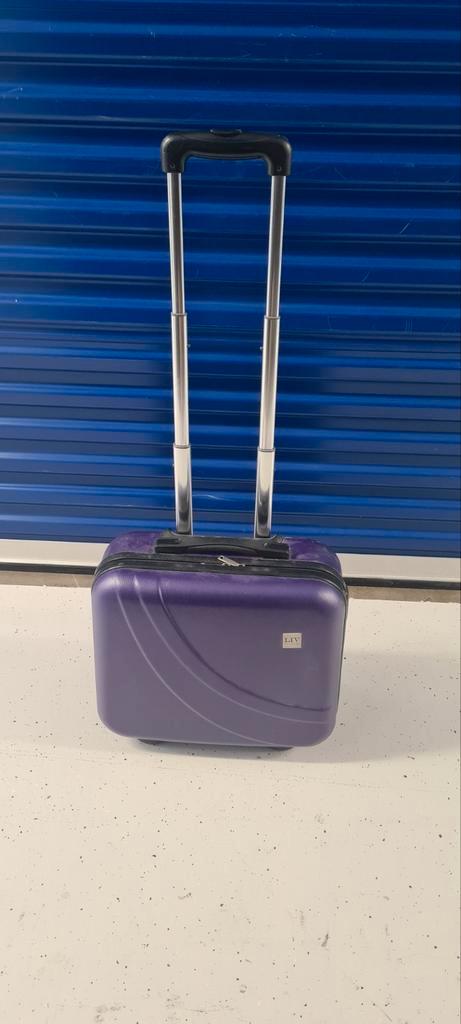 Paarse harde trolleykoffer – LIV – Compact en lichtgewicht, Sieraden, Tassen en Uiterlijk, Koffers, Zo goed als nieuw, Hard kunststof