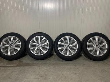 Skoda Octavia 16 inch LM velgen met winterbanden beschikbaar voor biedingen