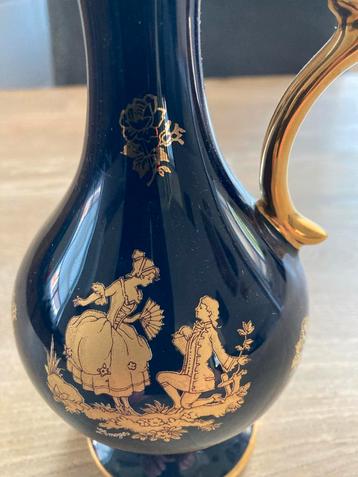 Blauw kannetje met gouden decoratie Limoges beschikbaar voor biedingen