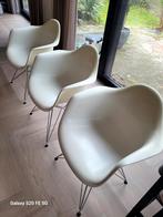 Orginele Vitra Charles & Eames stoelen DAR chroom onderstel, Ophalen, Zo goed als nieuw, Wit, Twee