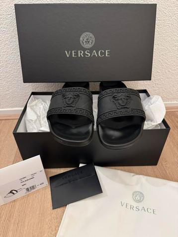 Versace Palazzo Slippers – Maat 42 – Zwart beschikbaar voor biedingen