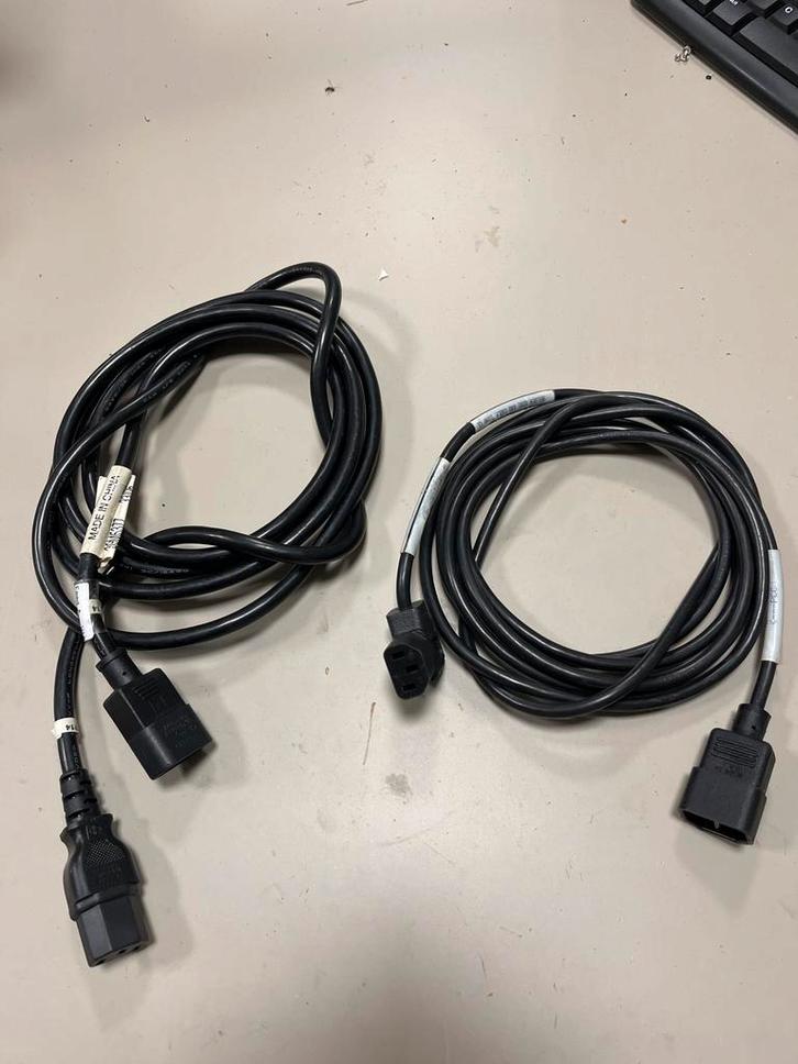 IBM 230v stroom patchkabel / verlengkabel 2.6-3 meter, Computers en Software, Pc- en Netwerkkabels, Gebruikt, Ophalen of Verzenden