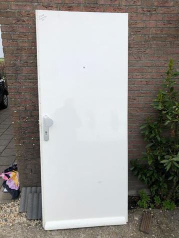 |Buitendeur| Dichte voordeur| l210,5 X 87,5 | beschikbaar voor biedingen