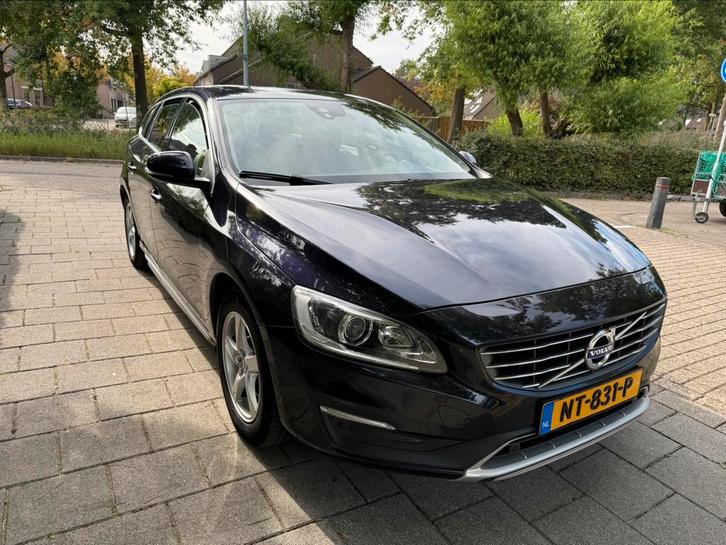 Volvo V60 D3 170pk 2017 Blauw, Auto's, Volvo, Particulier, V60, ABS, Adaptieve lichten, Airbags, Airconditioning, Apple Carplay