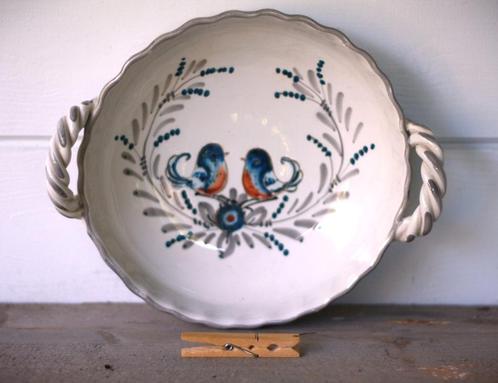 handbeschilderde Duits aardewerk schaal met vogeltjes, Huis en Inrichting, Woonaccessoires | Schalen en Manden, Zo goed als nieuw