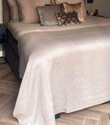 160x200 Kofferbed Tweepersoonsbed met ophefbare lattenbodem beschikbaar voor biedingen
