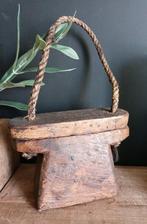 Oud houten oliehouder oliepot oliebakje met koord, Ophalen