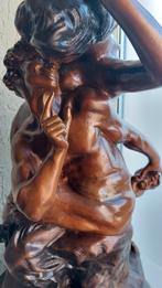 Exclusief groot bronzen beeld Gesigneerd satyr met nimf, Antiek en Kunst, Ophalen