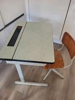 Vintsge lessenaar bureau met schoolstoel, Ophalen, Gebruikt