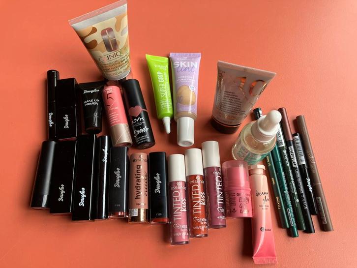 Grote collectie make-up (o.m. NYX, Douglas en Clinique), Sieraden, Tassen en Uiterlijk, Uiterlijk | Cosmetica en Make-up, Nieuw