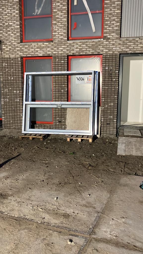 Kunststof kozijn, Doe-het-zelf en Verbouw, Kozijnen en Schuifpuien, Zo goed als nieuw, Raamkozijn, Kunststof, 225 cm of meer, 150 tot 225 cm