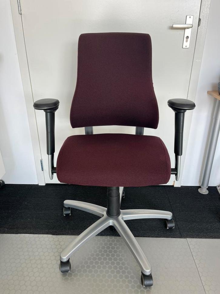 Bma axia bureaustoel bordeaux rood, Huis en Inrichting, Bureaustoelen, Zo goed als nieuw, Bureaustoel, Rood, Ergonomisch, Ophalen